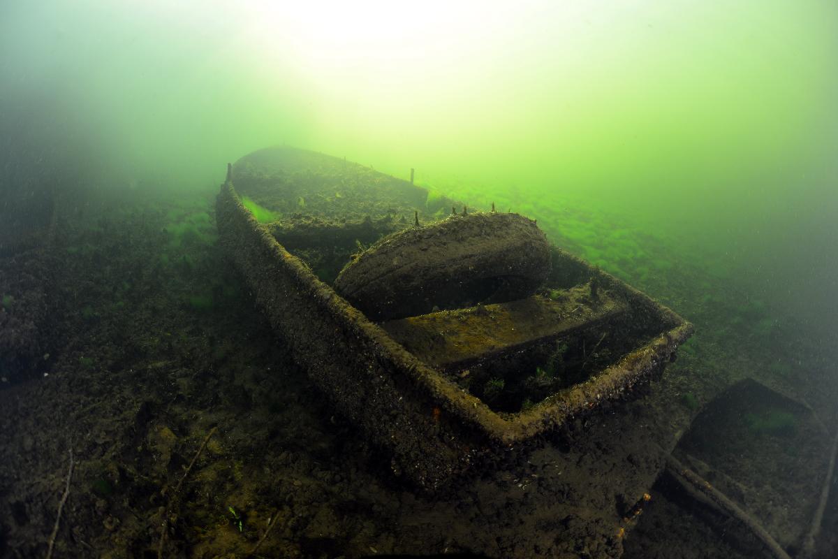 wrakje van een roeiboot