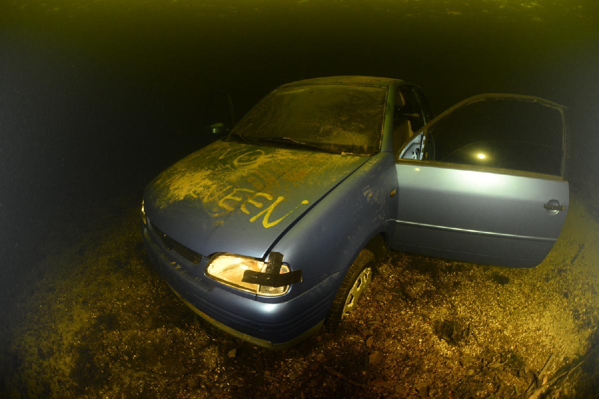 seat arosa op de bodem van vinkeveen