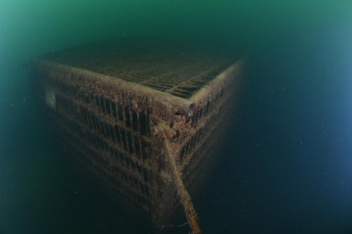 kooi onder water