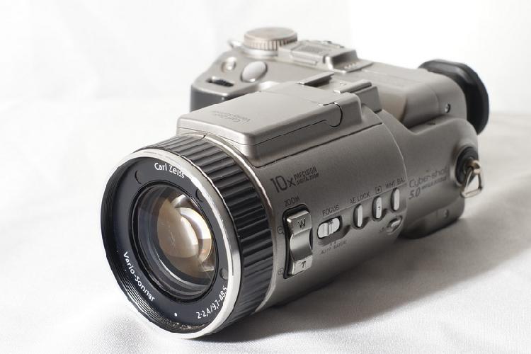 Sony F707