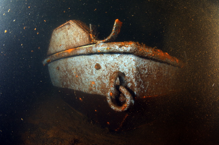 Wrakje blauwe roeiboot