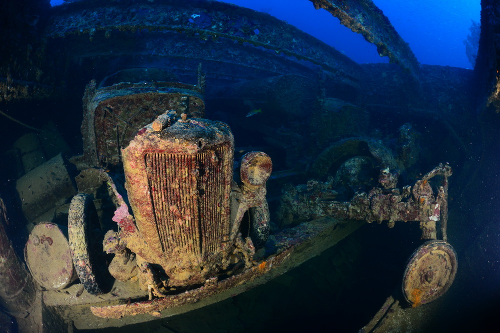 Truck in het ruim van de San Francisco Maru