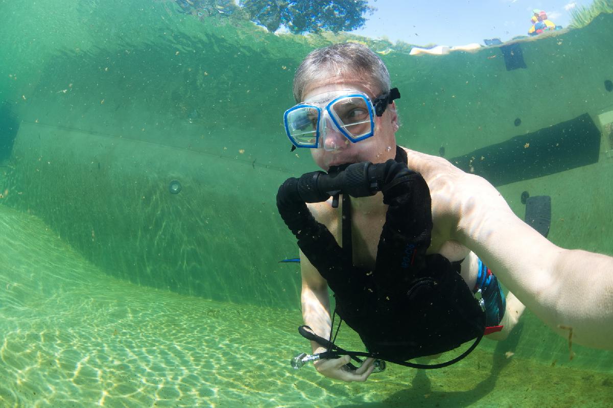 jaap met C96 zuurstof rebreather in de zwemvijver